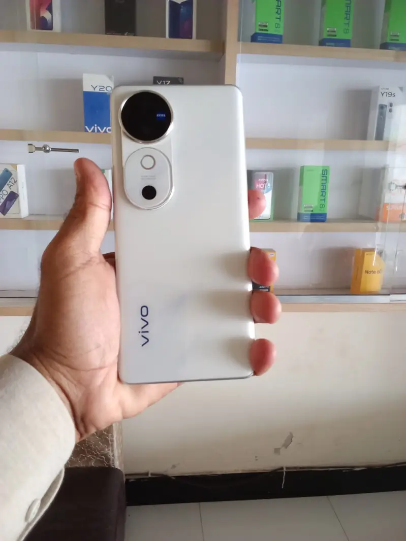Vivo V40 5G